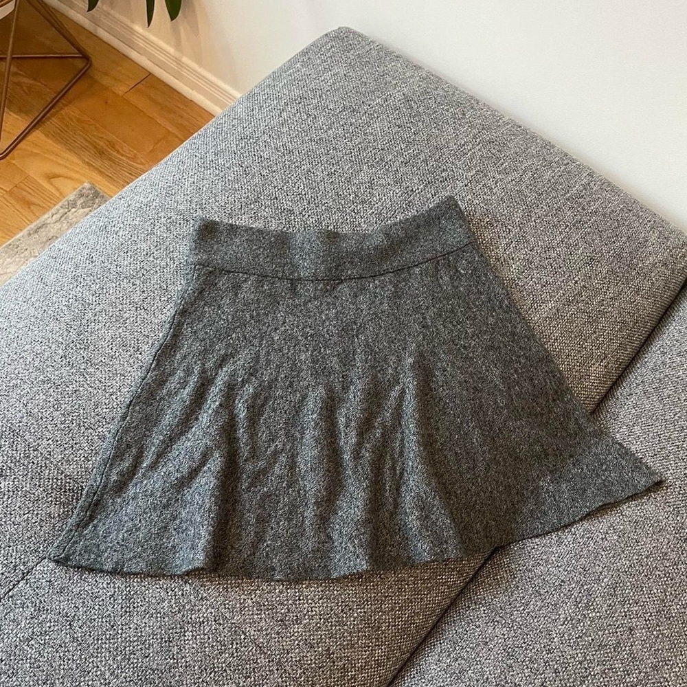Garage dark grey knit mini skirt
Size: XS
